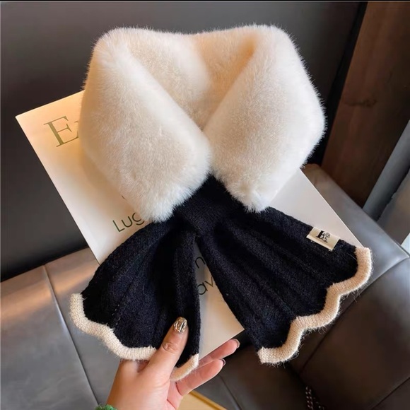 Brand New Fur Scarf - Picture 2 of 3